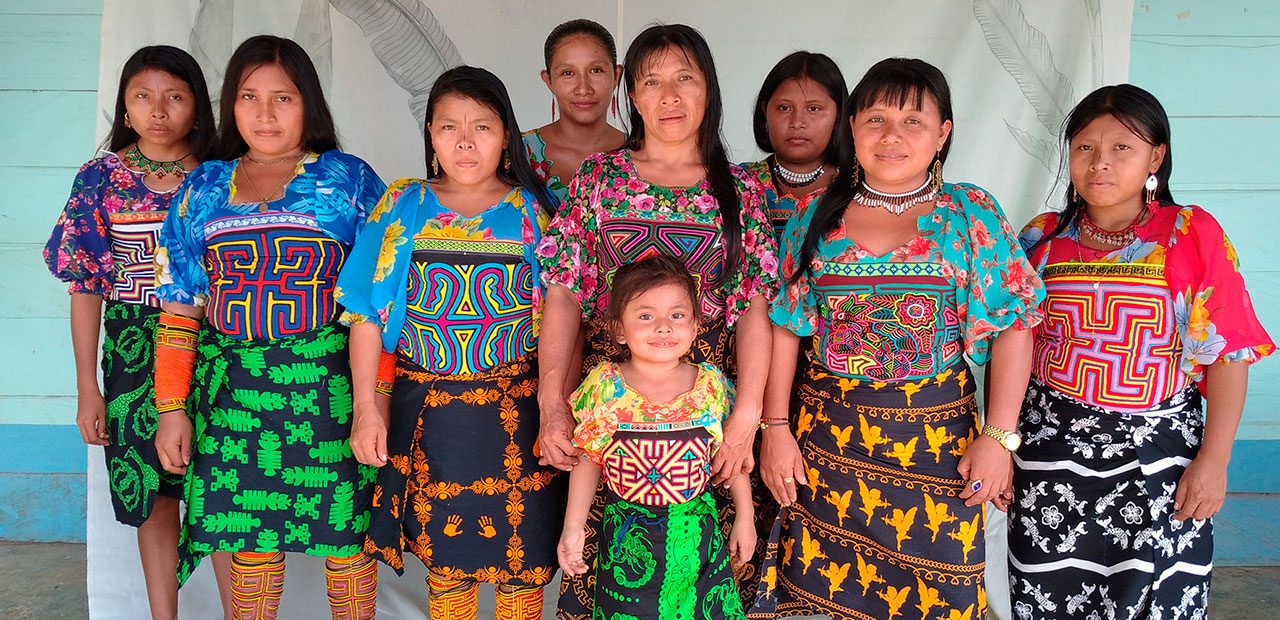 Slider-4-mujeres-tukuna-colombia-pasifico